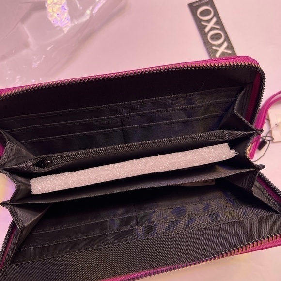 Xoxo Pink Zip Around Wallet With Wristlet - Picture 7 of 7